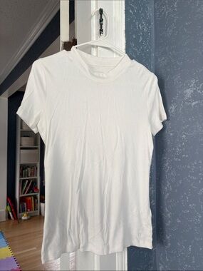Banana Republic Ribbed Classic White Mock neck Tee